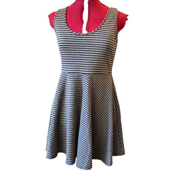 Little stripped Gray & Black sundress sleeveless with scoop neckline - medium - Picture 1 of 7